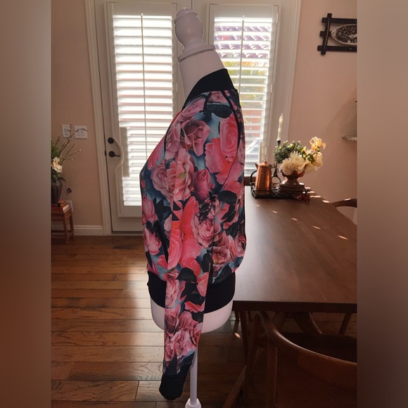 Lululemon Hold Your Om Track Jacket Secret Garden Boho Fairy Floral Post Yoga  6 - Picture 3 of 6
